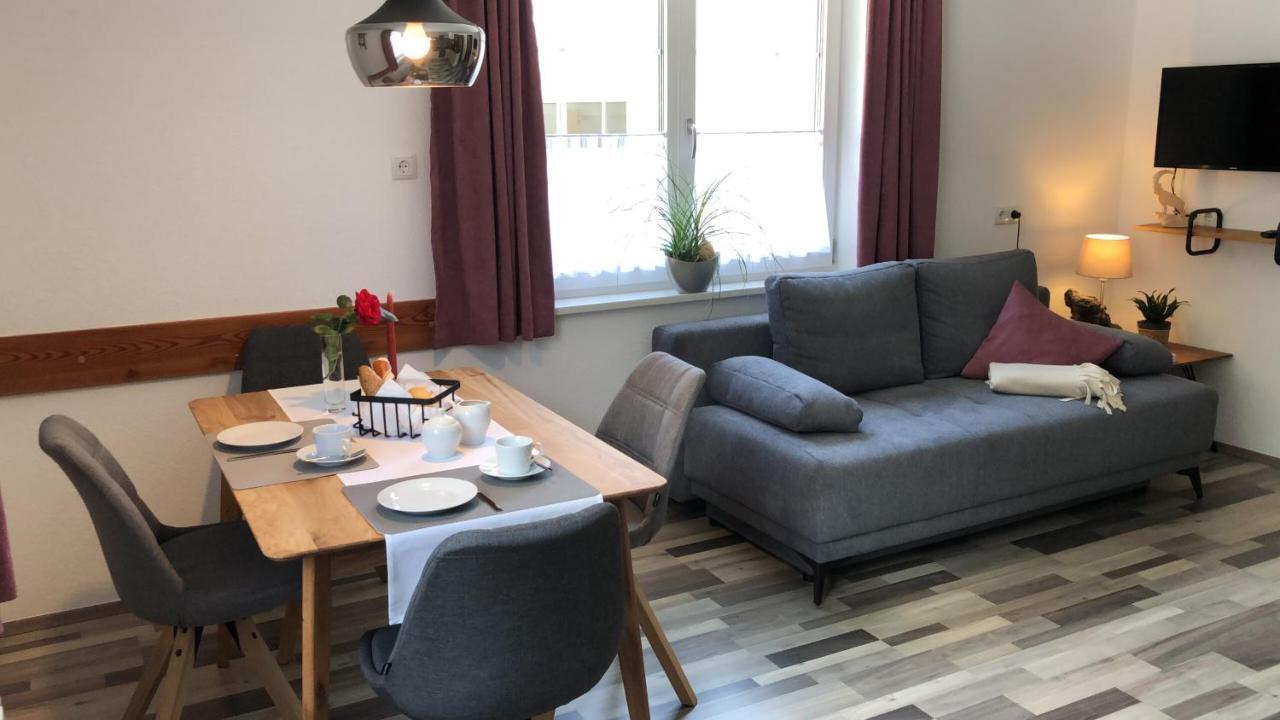 Beim Holzwurm Andy Apartment Sankt Leonhard im Pitztal Bagian luar foto